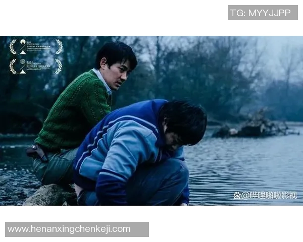 《他是绿茵场上的王者,她是他心中最柔软的秘密,足球与爱情的完美交织》