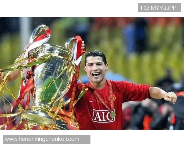 足球球星生日专辑：回顾传奇球员成长轨迹与辉煌瞬间