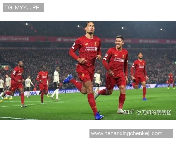 足球球星追求女友的甜蜜故事背后隐藏的挑战与坚持